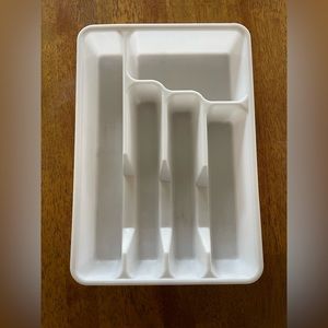 Plastic sliverware organizer